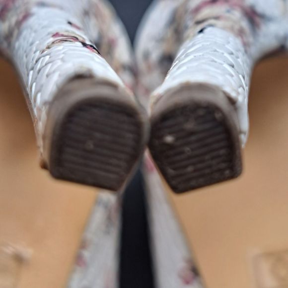 Call It Spring Womens 7.5 VEGAN Faux Pebbled Leather Floral Pointed Toe Heels - Picture 9 of 15